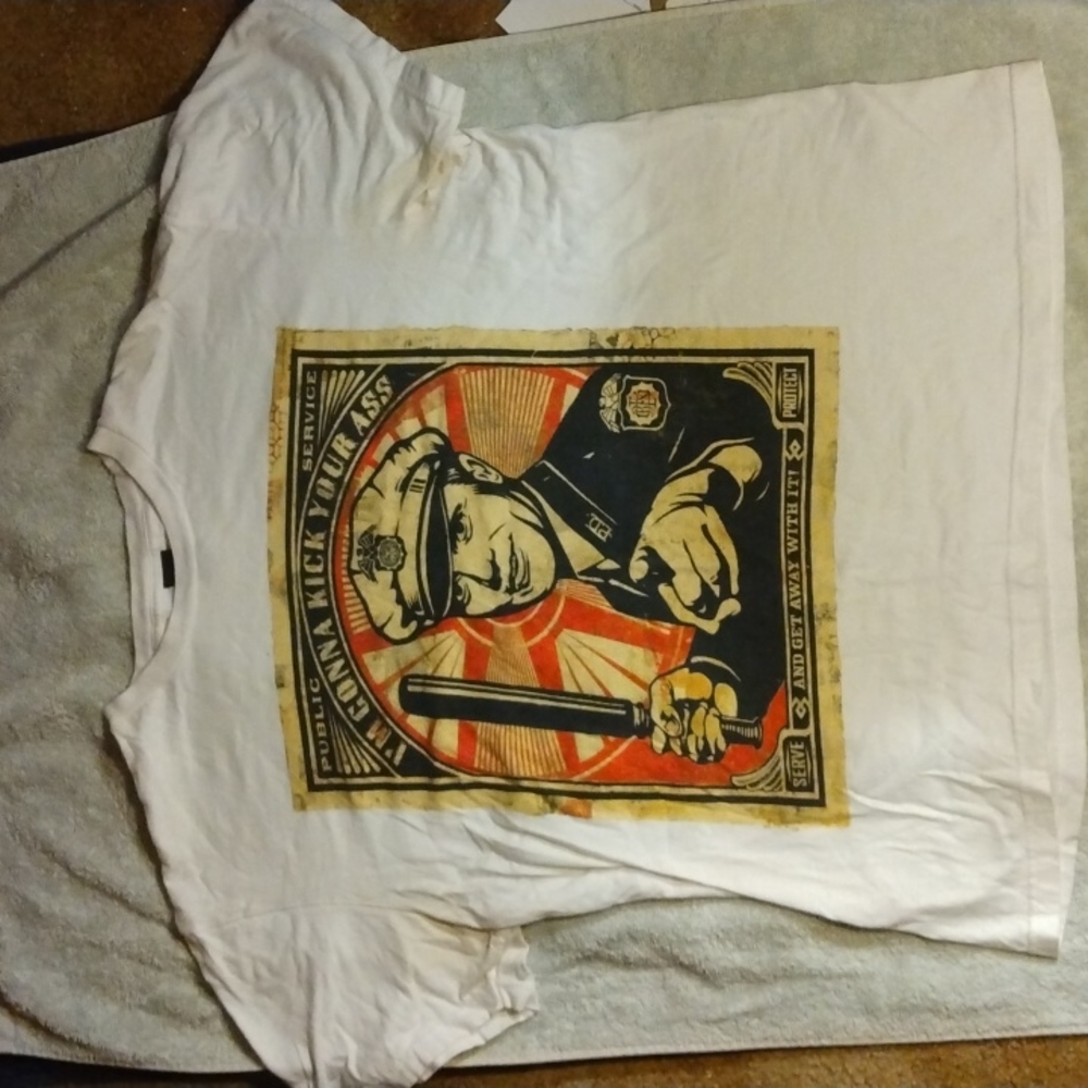 Obey men's Large white s/s t-shirt